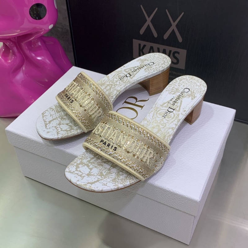 ch**an D*or slippers